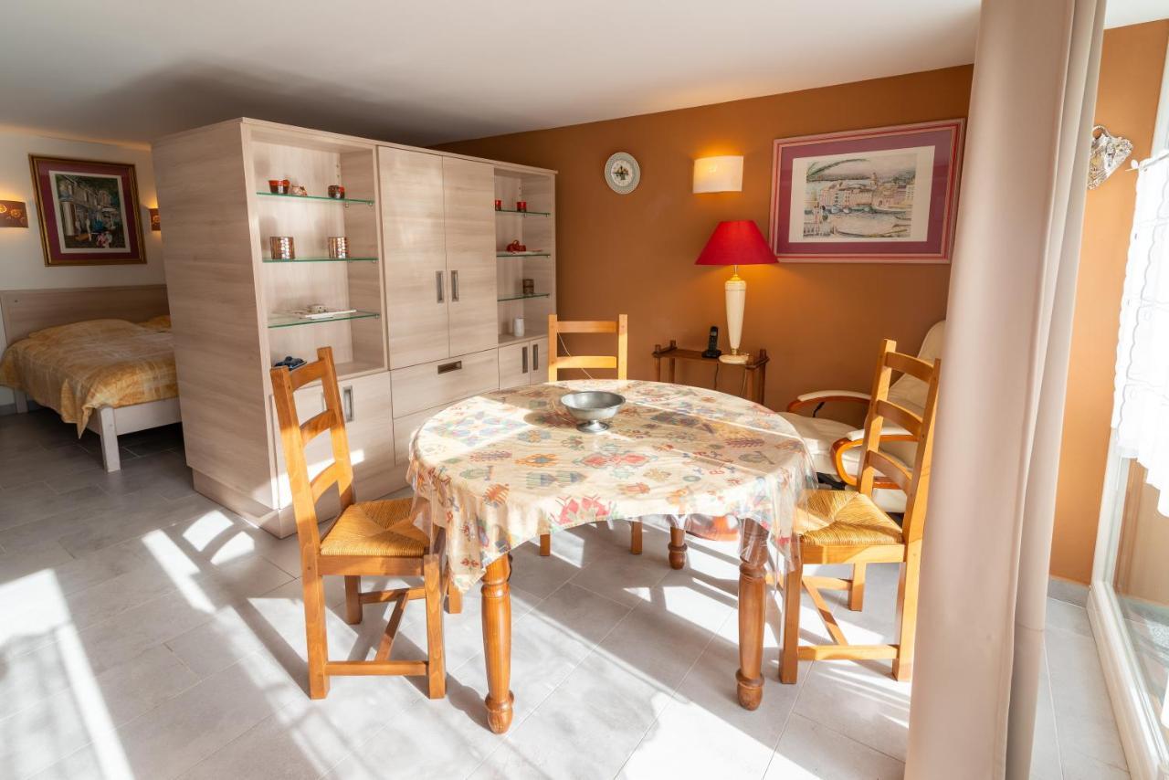 Domaine Du Pressoir Bed and breakfast